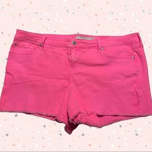 Torrid Pink skinny denim shorts